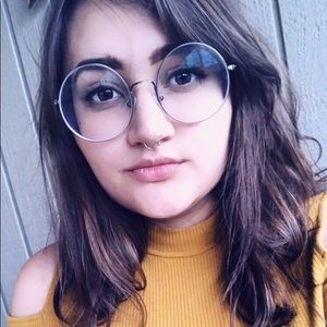 Meet your Posher, Eva